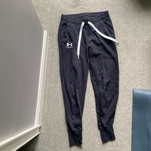 Under Armor women’s S sweatpants/ joggers.